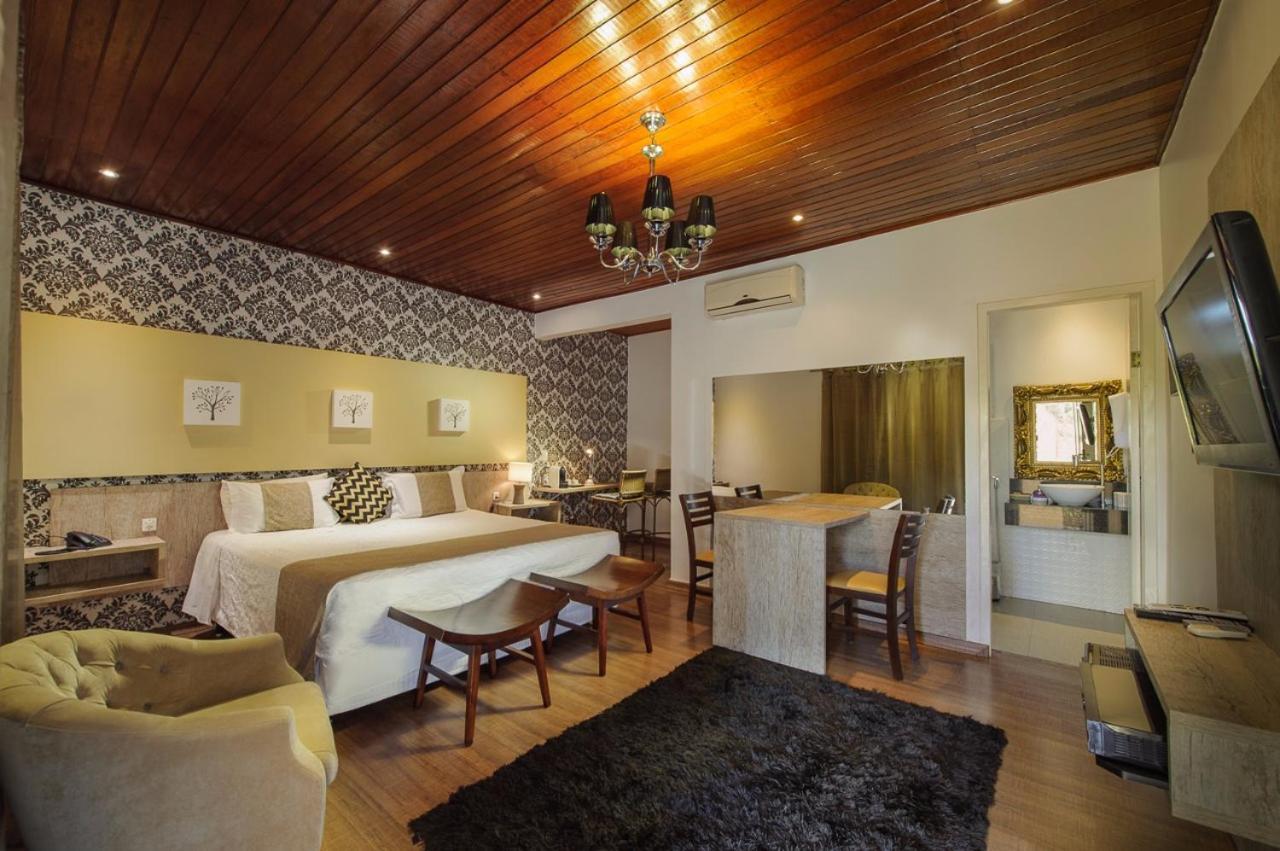Pousada De Charme Villa Do Comendador ปิเรนนอโปลิส ภายนอก รูปภาพ