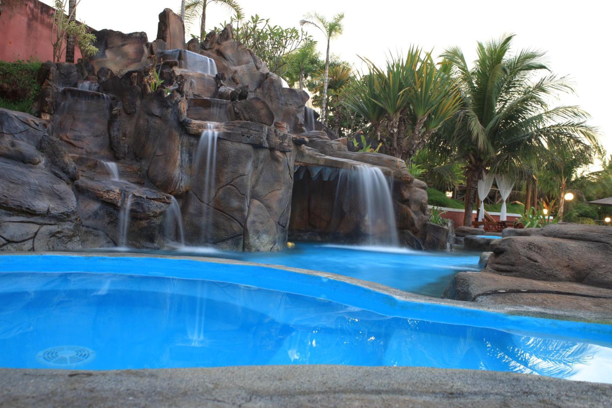 Pousada De Charme Villa Do Comendador ปิเรนนอโปลิส ภายนอก รูปภาพ
